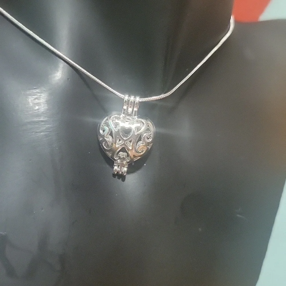 New Heart Pearl Cage Necklace 18 Inch Chain Silver Plated